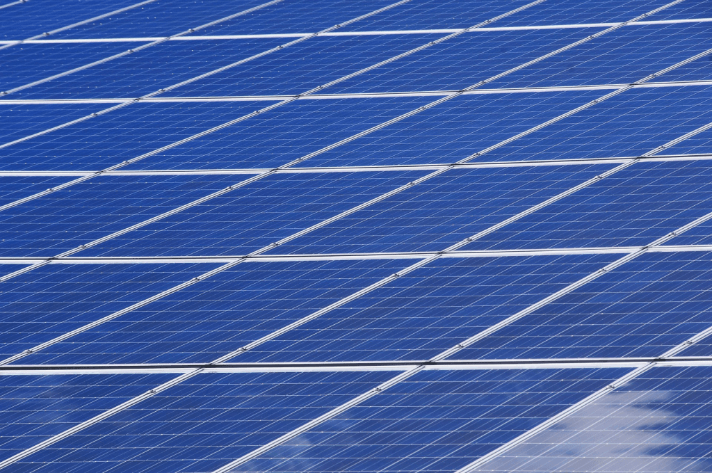 High-efficiency rooftop solar panels